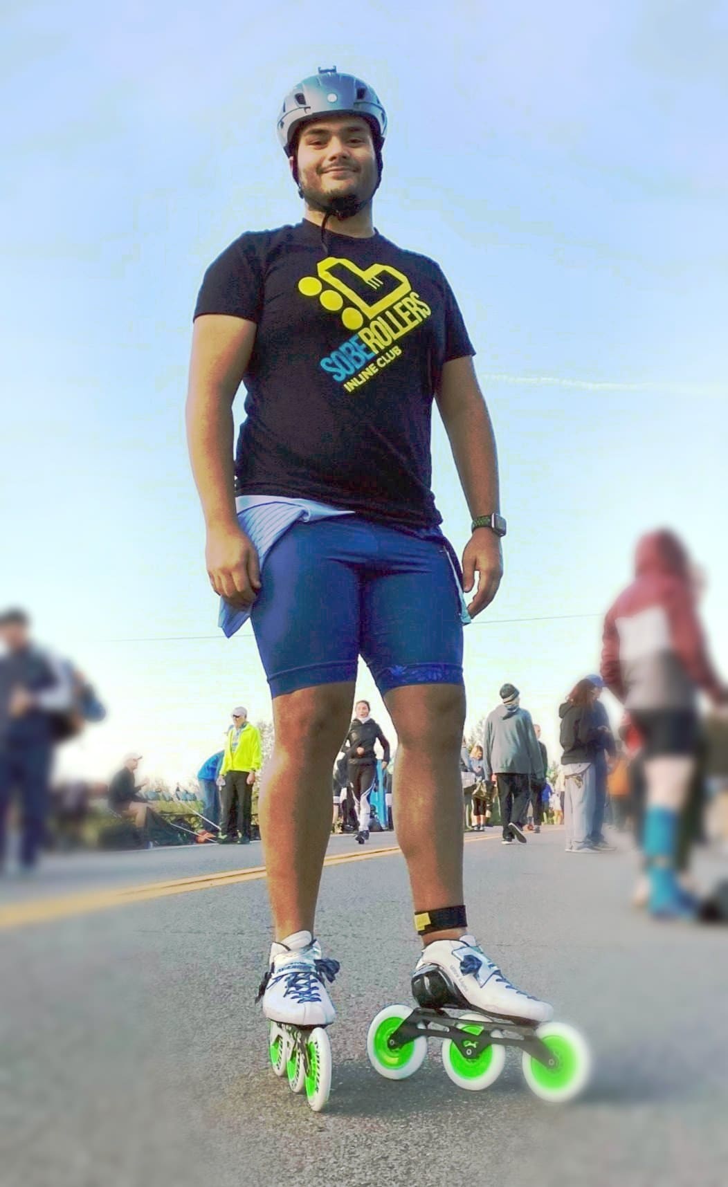 Portrait of Guillermo “ElBebos” R. in the SobeRollers team kit